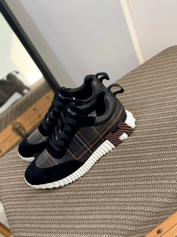 Hermès Bouncing Sneakers in Noir.