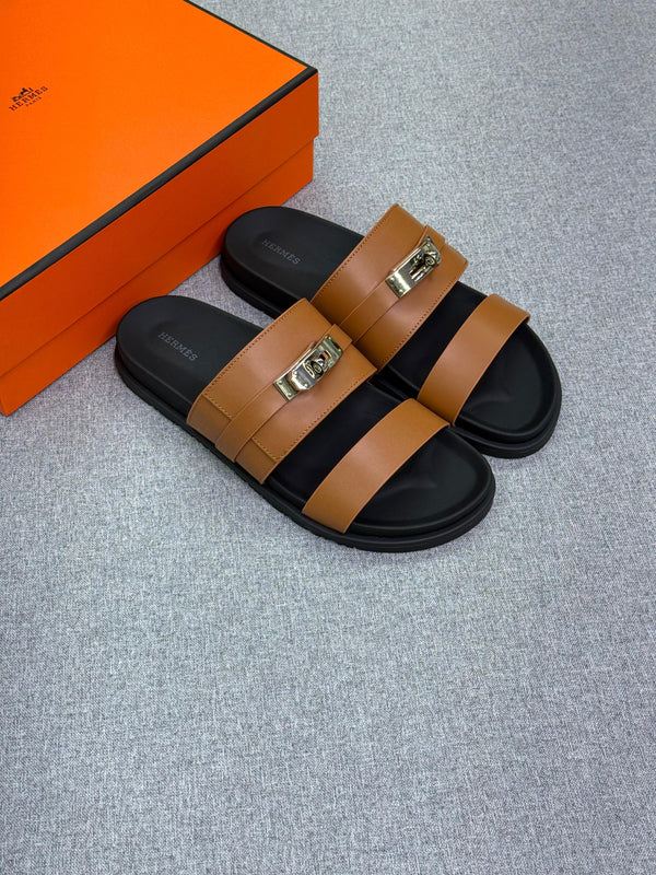 Hermès Jackson Sandal calfskin leather and an iconic Kelly buckle.